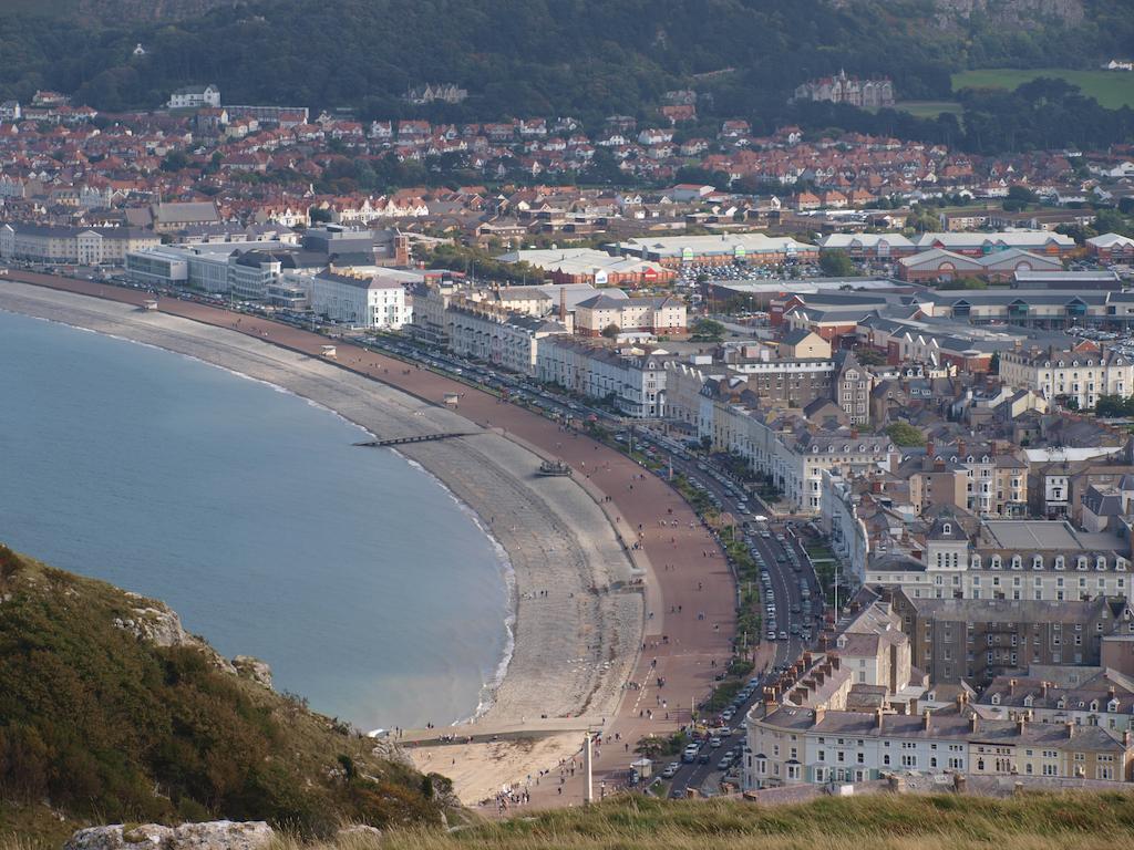 Anglesey House Bed & Breakfast Llandudno Bagian luar foto