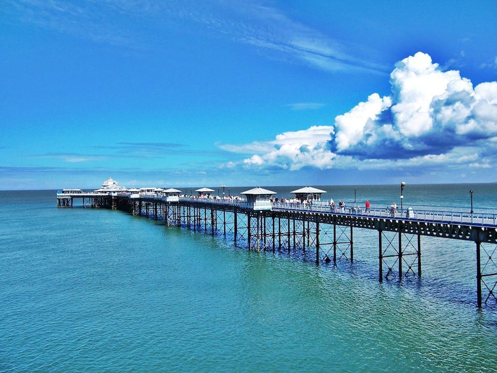 Anglesey House Bed & Breakfast Llandudno Bagian luar foto