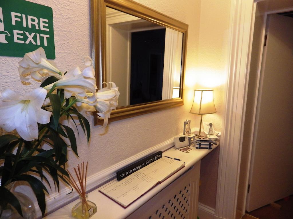Anglesey House Bed & Breakfast Llandudno Bagian luar foto