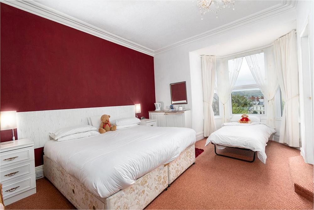Anglesey House Bed & Breakfast Llandudno Bagian luar foto